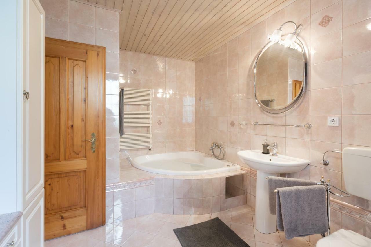 Vila Grad Bled - Sauna & Hot Tub Екстер'єр фото